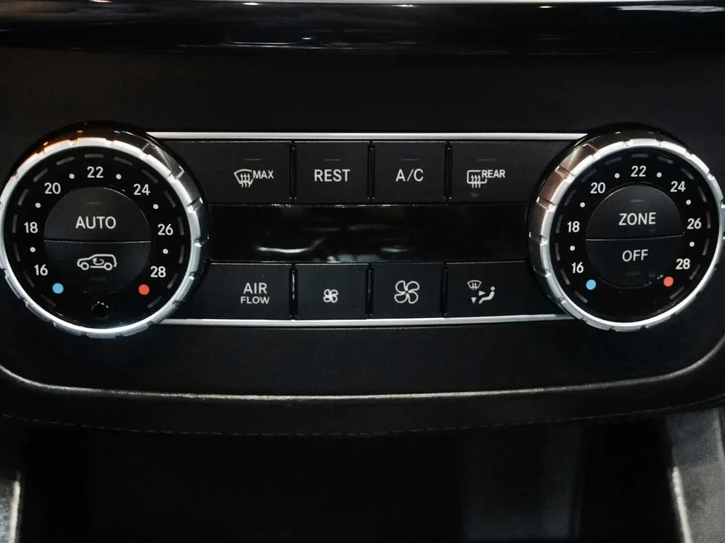 Mercedes-Benz GLE 63 S AMG ЦЕНА ДО БЪЛГАРИЯ АВТОКРЕДИТ, снимка 12 - Автомобили и джипове - 55901693
