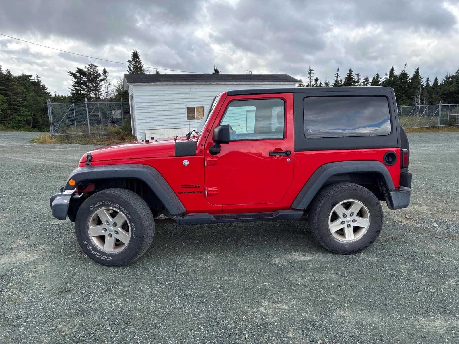 Jeep Wrangler * Sport * CARFAX * БЕЗ ПЪРВОНАЧАЛНА ВНОСКА, снимка 2 - Автомобили и джипове - 56084254