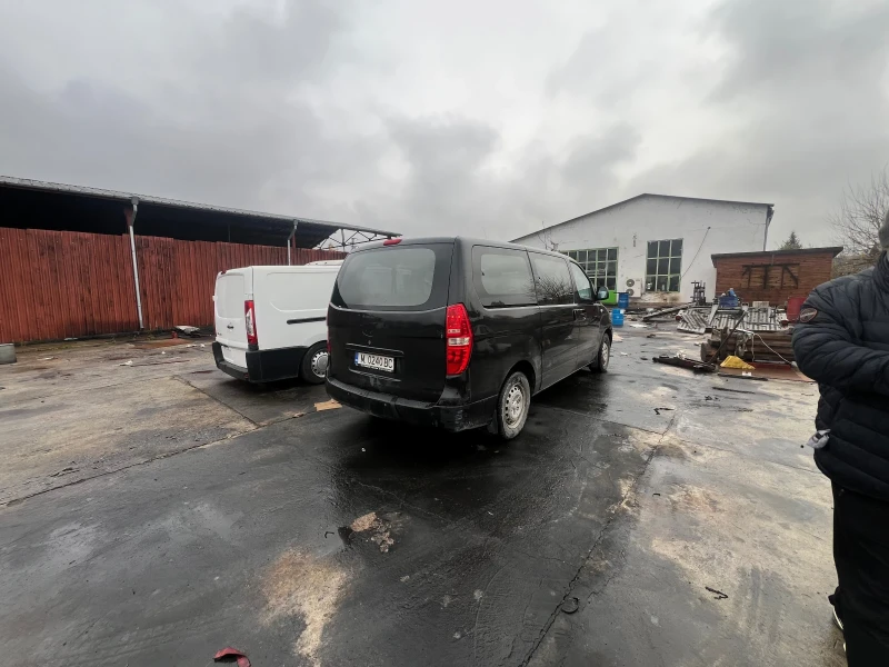 Hyundai H1 Starex, снимка 4 - Бусове и автобуси - 52573233