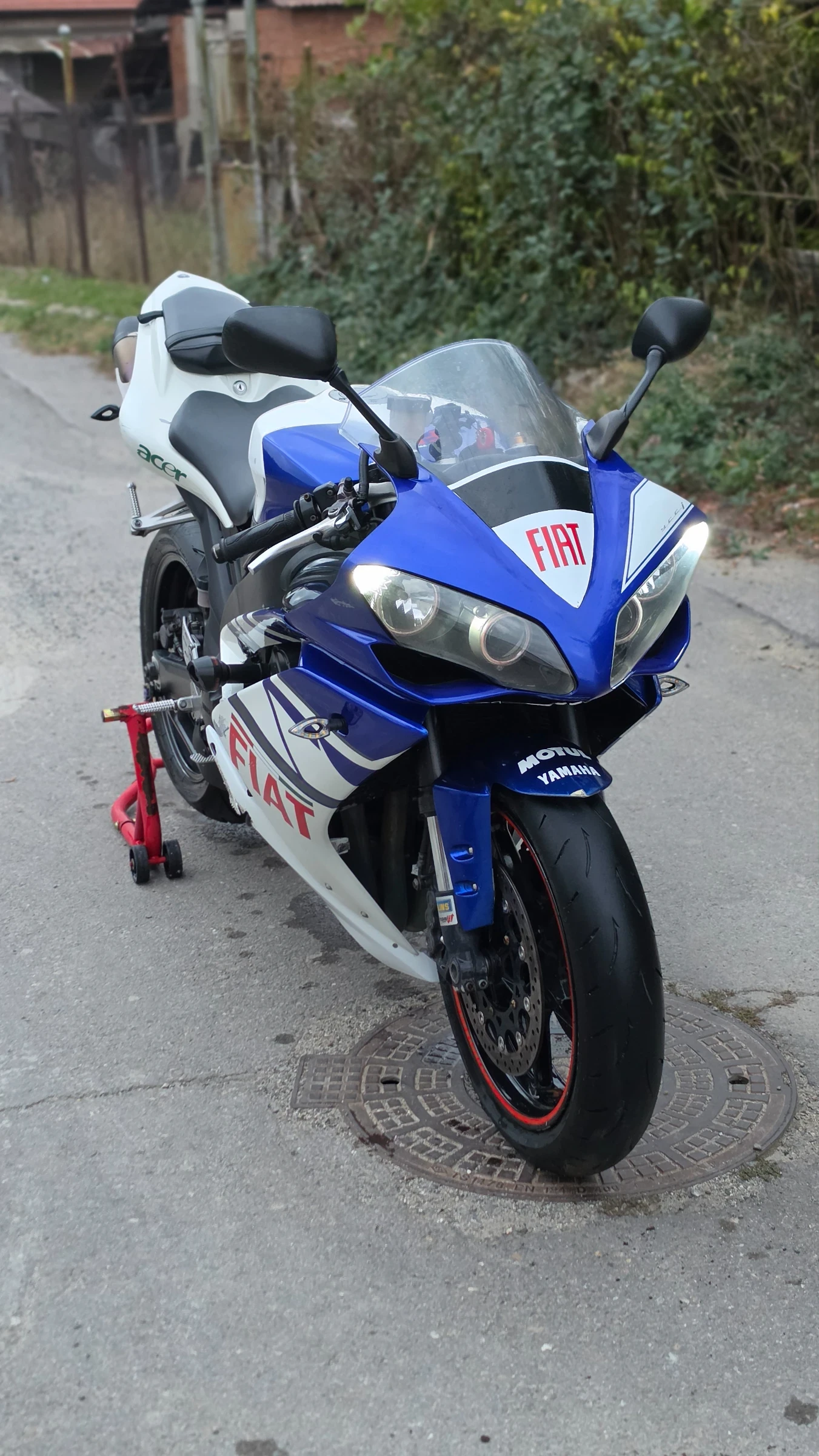 Yamaha YZF-R1