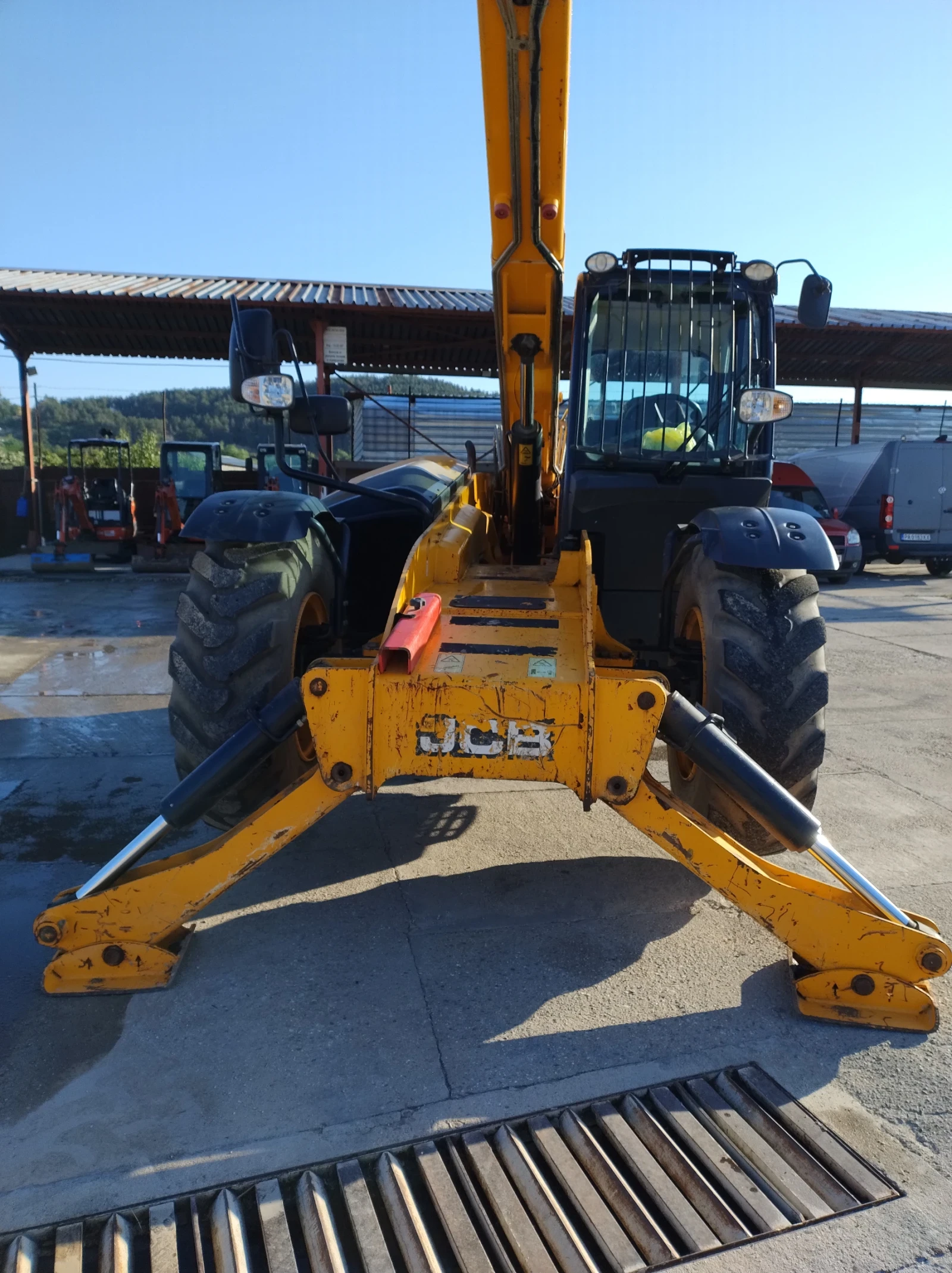Телескопични товарачи JCB 540V140 - изображение 4