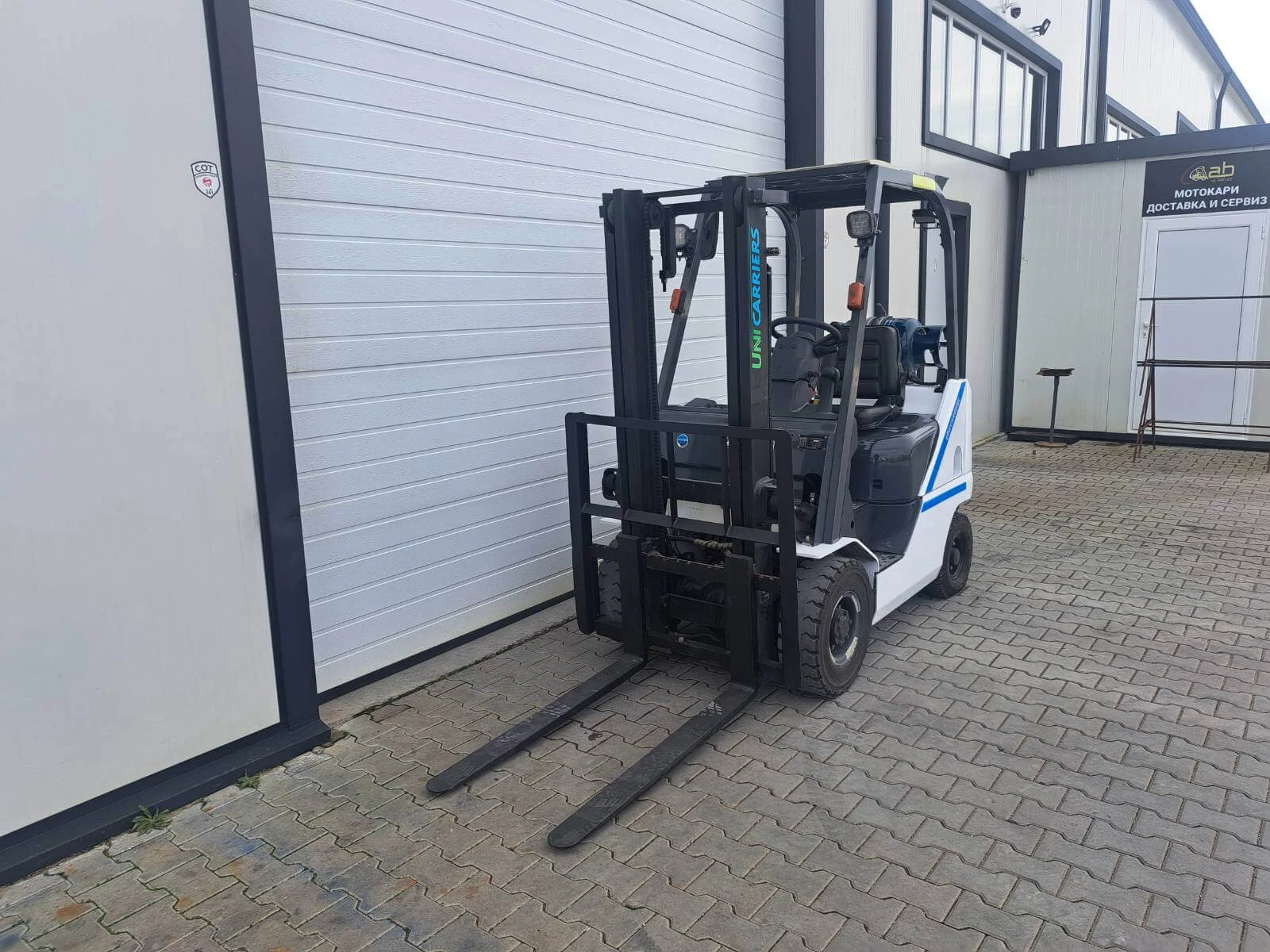 Мотокар UniCarriers, снимка 3 - Индустриална техника - 54696862