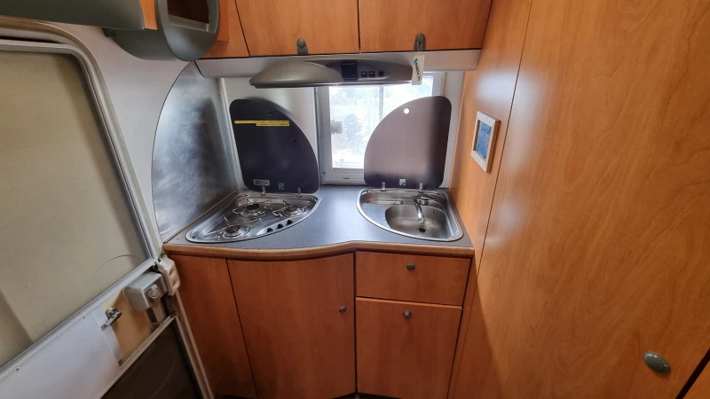 Кемпер Fiat Knaus Traveller 2.8TD Swiss , снимка 11 - Каравани и кемпери - 51777620