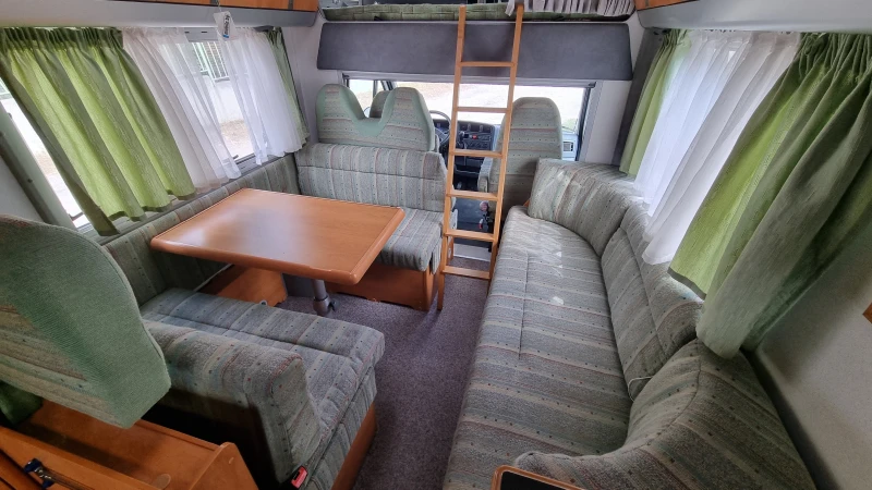 Кемпер Fiat Knaus Traveller 2.8TD Swiss , снимка 10 - Каравани и кемпери - 51777620