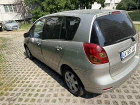 Toyota Corolla verso, снимка 4
