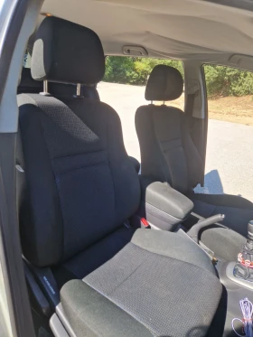 Toyota Avensis 2.2 D-CAT, снимка 9