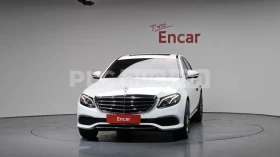 ������ Mercedes-Benz E 220