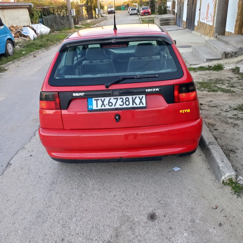 Seat Ibiza, снимка 2 - Автомобили и джипове - 47728175