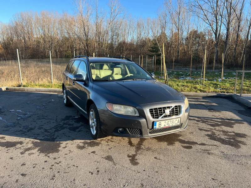 Volvo V70, снимка 1 - Автомобили и джипове - 48102280