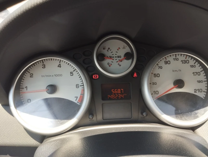 Peugeot 207, снимка 8 - Автомобили и джипове - 48115171