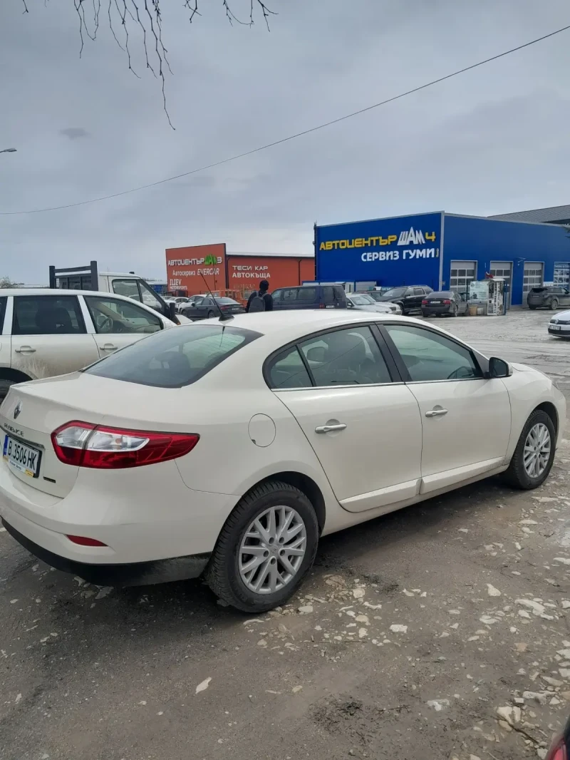 Renault Fluence 1.6 i, снимка 5 - Автомобили и джипове - 49544514