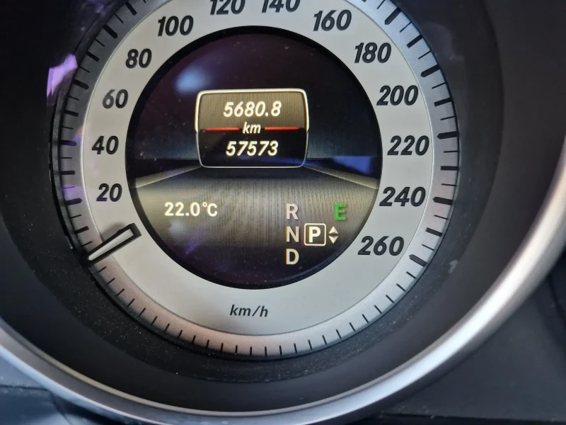 Mercedes-Benz E 400 4 MATIK, , 57000км!!! Всички екстри, снимка 15 - Автомобили и джипове - 50741375