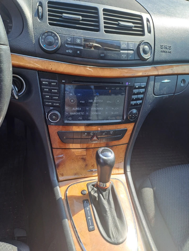 Mercedes-Benz E 280, снимка 6 - Автомобили и джипове - 52252520