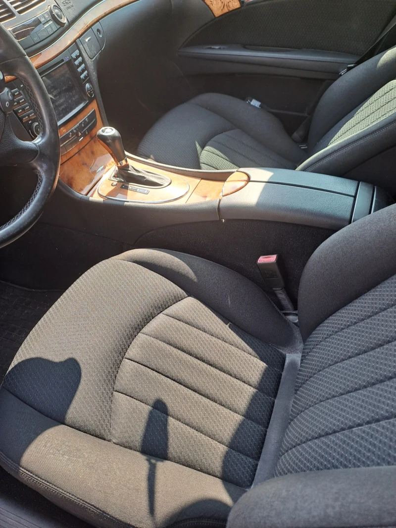 Mercedes-Benz E 280, снимка 7 - Автомобили и джипове - 52252520