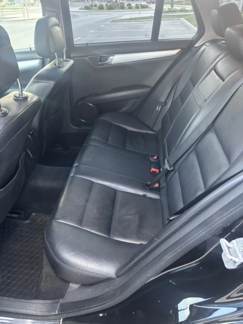 Mercedes-Benz C 220, снимка 10 - Автомобили и джипове - 52112330