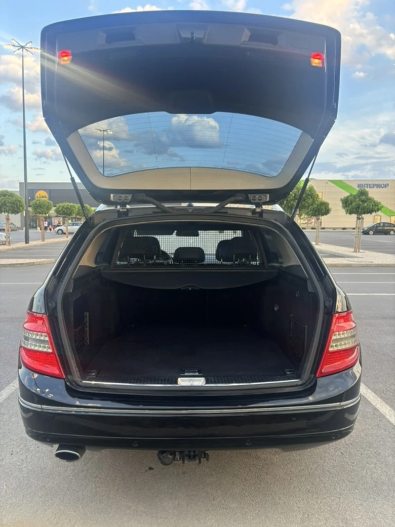 Mercedes-Benz C 220, снимка 7 - Автомобили и джипове - 52112330