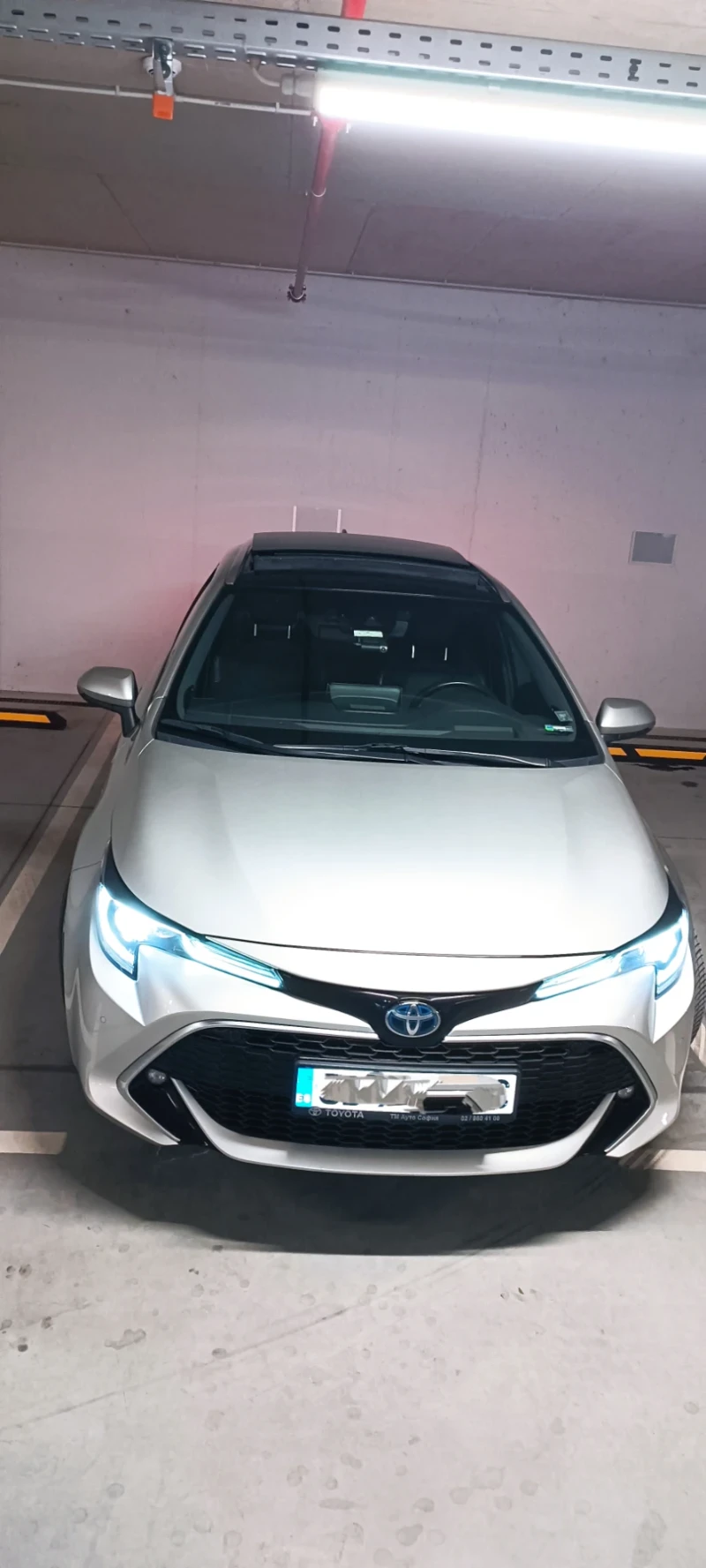 Toyota Corolla TS luxury+ Pano 2.0 HUD Matrix lights, снимка 2 - Автомобили и джипове - 52809793