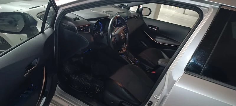 Toyota Corolla TS luxury+ Pano 2.0 HUD Matrix lights, снимка 8 - Автомобили и джипове - 52809793