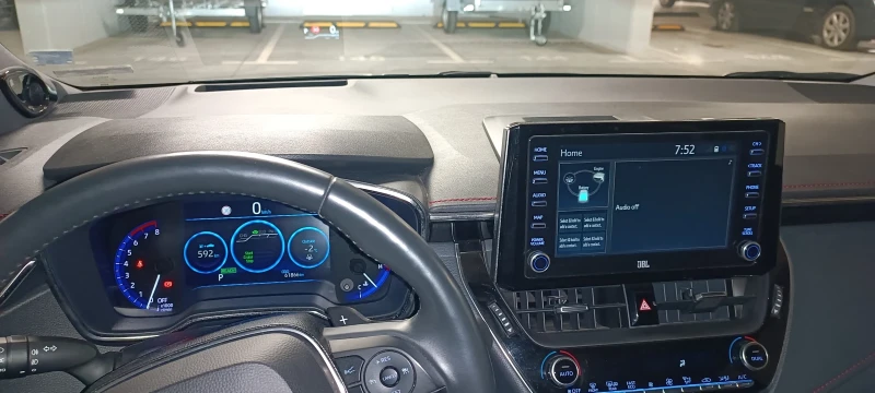 Toyota Corolla TS luxury+ Pano 2.0 HUD Matrix lights, снимка 7 - Автомобили и джипове - 52809793