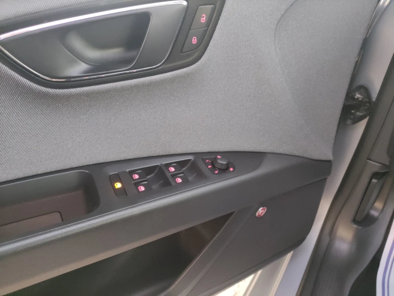 Seat Leon 1.6tdi DSG Swiss Mocean, снимка 9 - Автомобили и джипове - 52818947