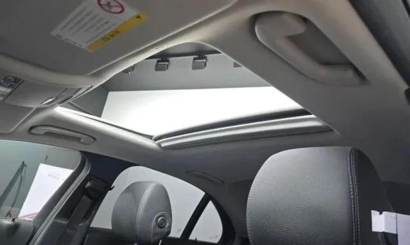 Mercedes-Benz E 300 66500км., снимка 15 - Автомобили и джипове - 52896441