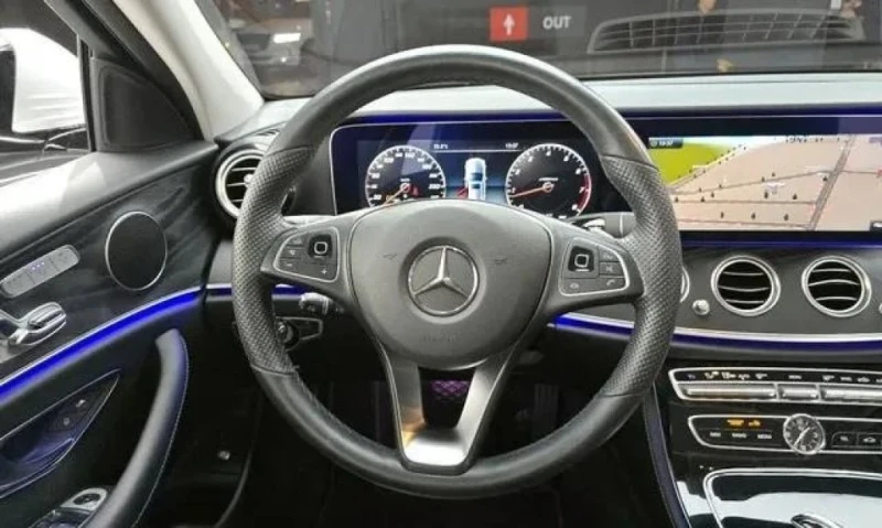 Mercedes-Benz E 300 66500км., снимка 12 - Автомобили и джипове - 52896441