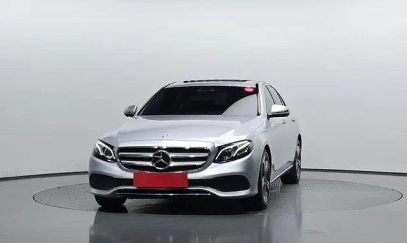 Mercedes-Benz E 300 66500км., снимка 3 - Автомобили и джипове - 52896441