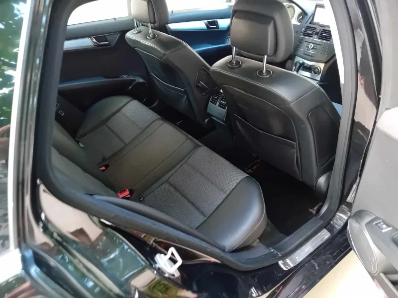 Mercedes-Benz C 220, снимка 2 - Автомобили и джипове - 52899960