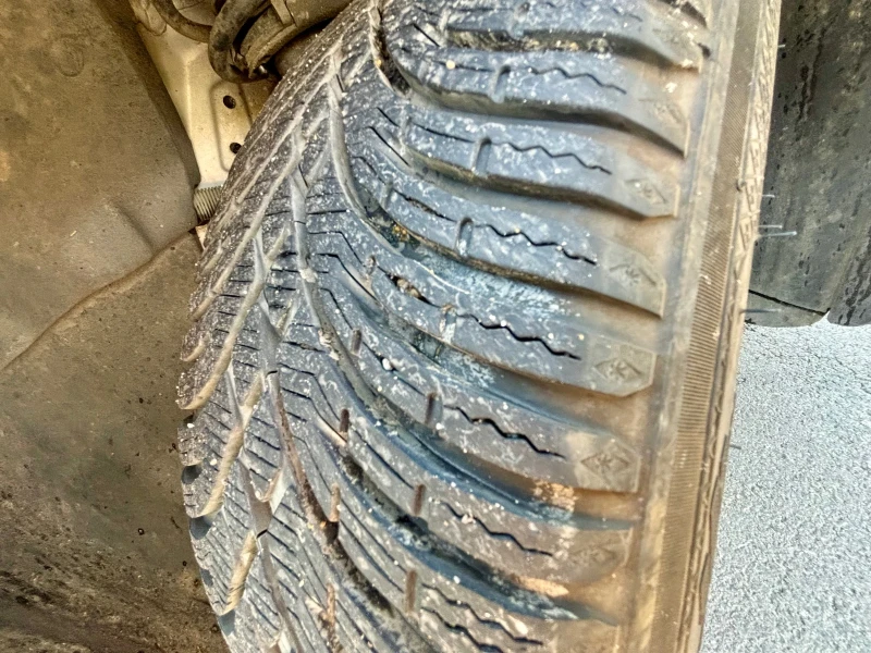 BMW 320, снимка 13 - Автомобили и джипове - 53013920