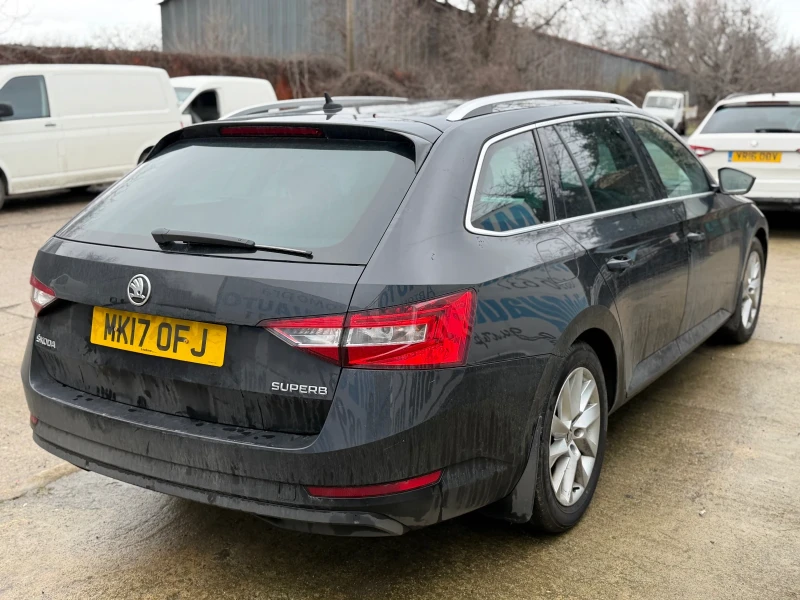 Skoda Superb 2.0tdi dsg, снимка 3 - Автомобили и джипове - 53300443