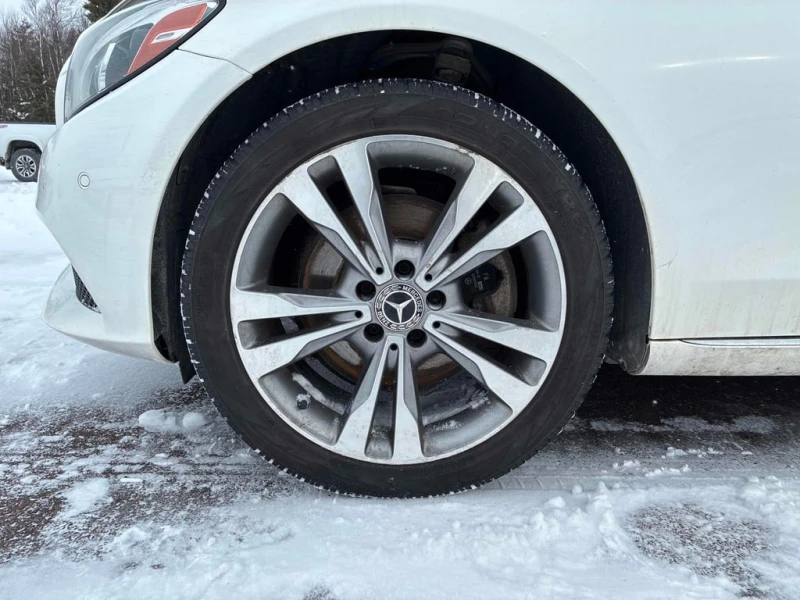 Mercedes-Benz C 300 * CARFAX * ЦЕНА ДО БГ, снимка 12 - Автомобили и джипове - 53306761