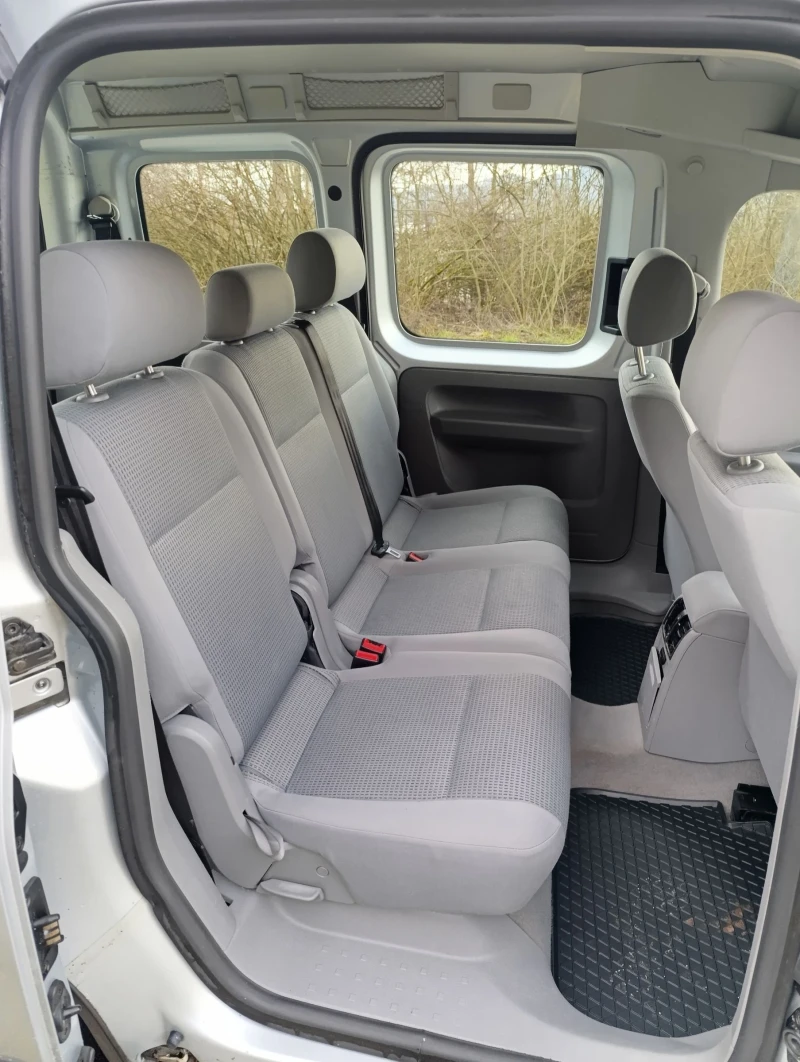 VW Caddy 1.6 Life , снимка 9 - Автомобили и джипове - 53403070