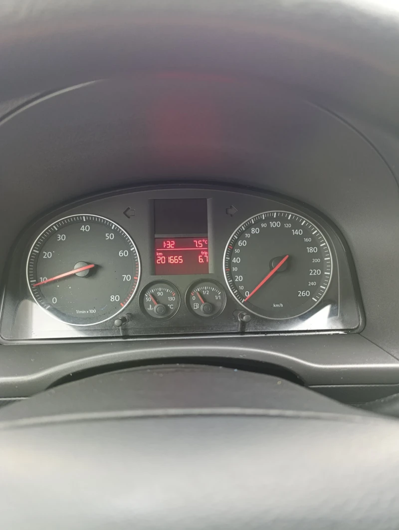 VW Caddy 1.6 Life , снимка 11 - Автомобили и джипове - 53403070