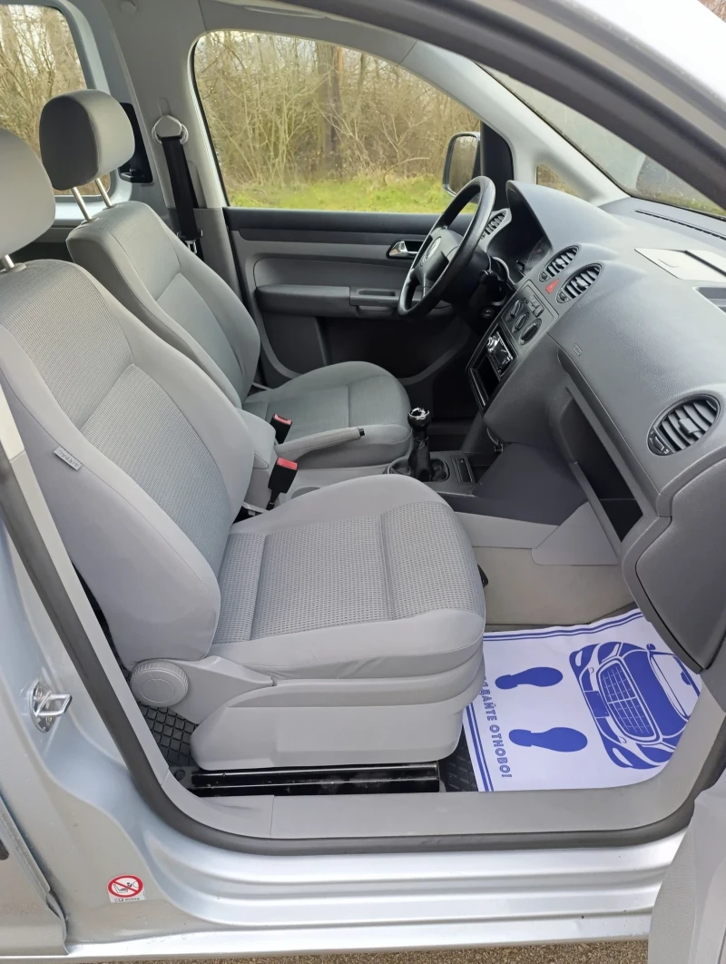 VW Caddy 1.6 Life , снимка 8 - Автомобили и джипове - 53403070