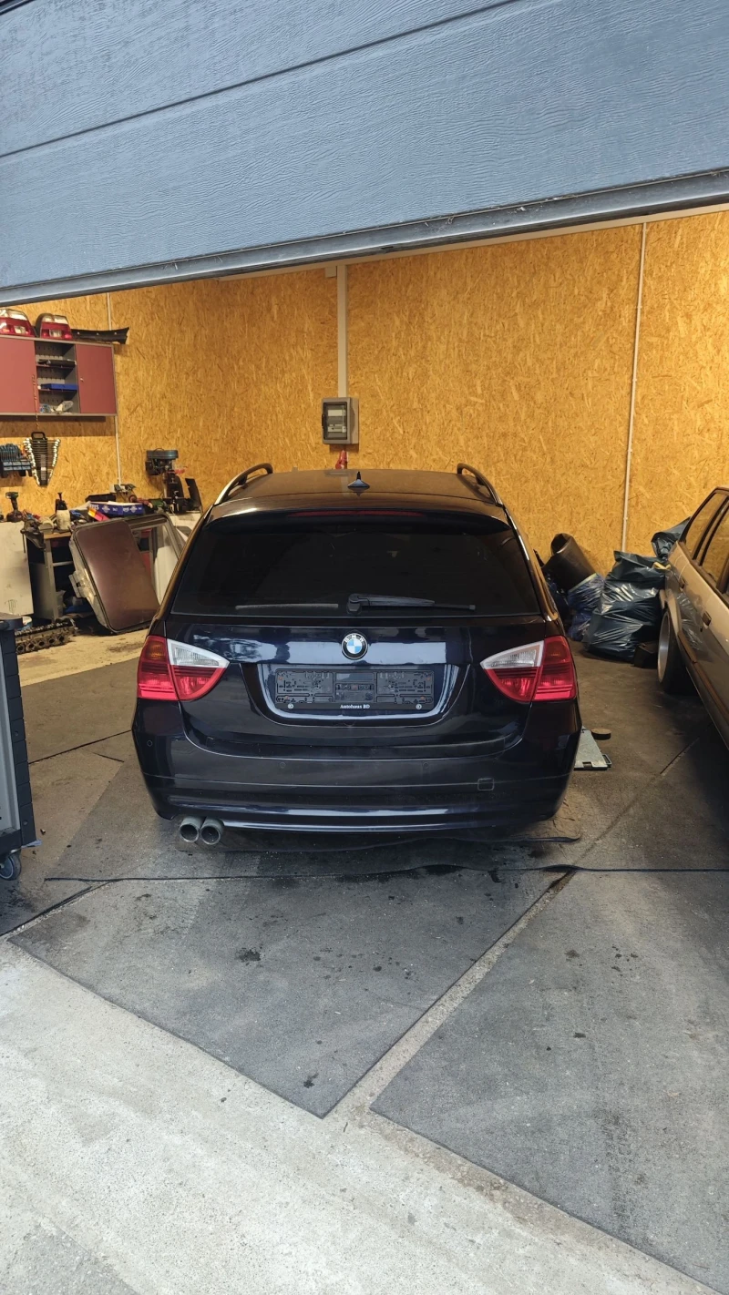 BMW 330 d ЗАДНО РЪЧКА, снимка 2 - Автомобили и джипове - 53573197