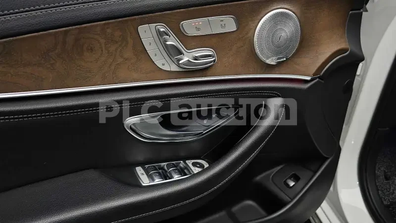 Mercedes-Benz E 220 Подгрев - Обдухване - Бурмейстер - Крайна цена!, снимка 14 - Автомобили и джипове - 54526185