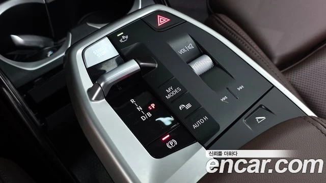 BMW iX2, снимка 9 - Автомобили и джипове - 56282226