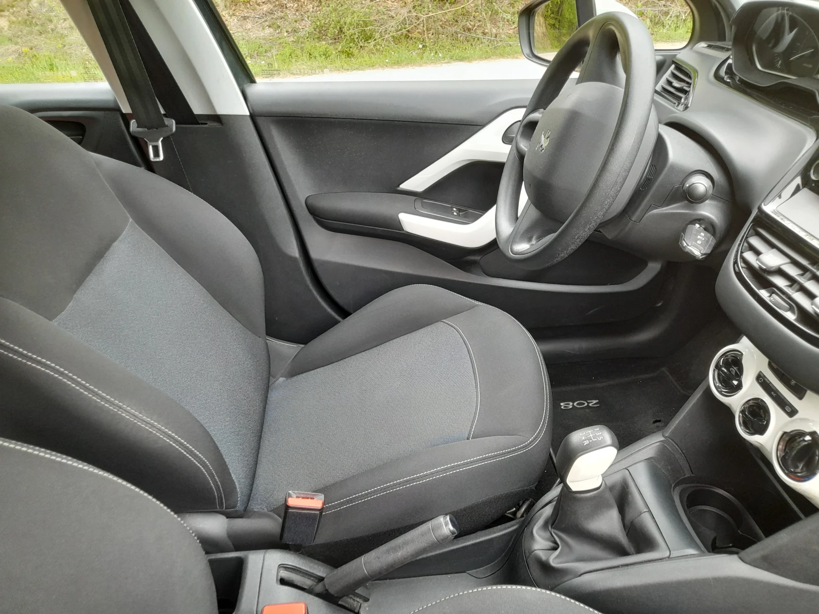 Peugeot 208  - изображение 8
