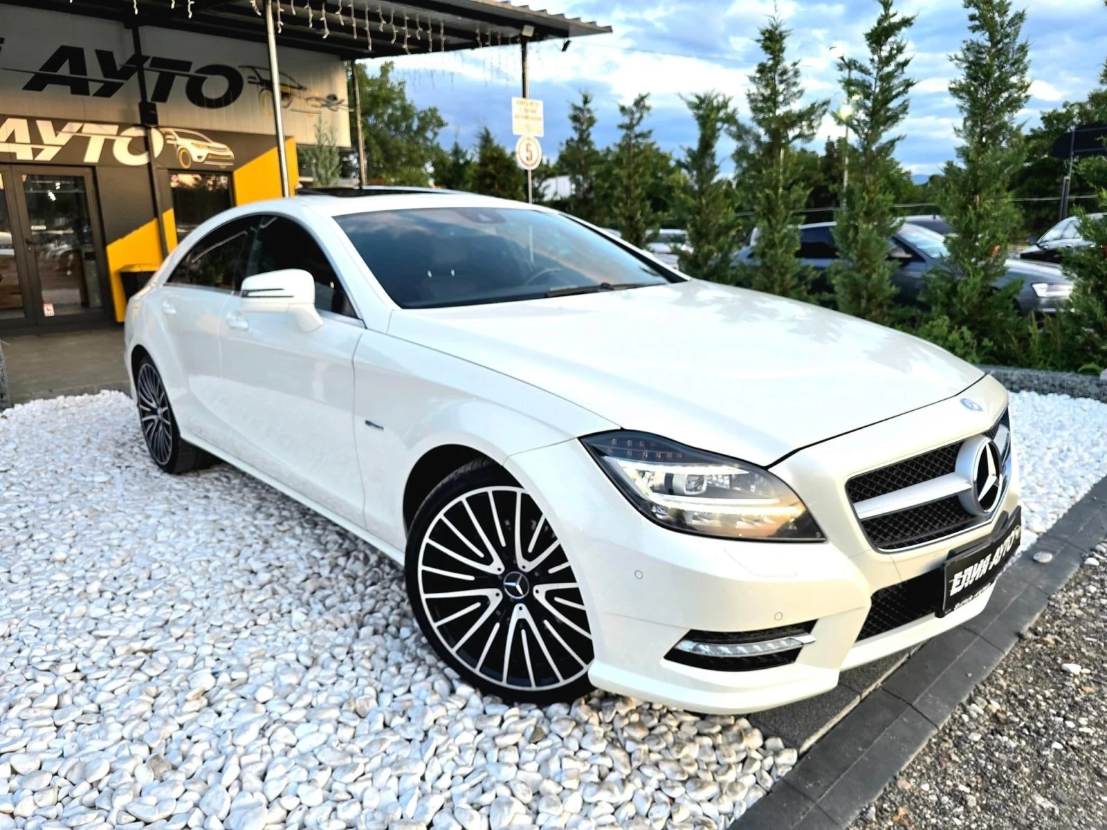 Mercedes-Benz CLS 350 FULL AMG 6.3 PACK ПАНОРАМЕН ЛЮК ЛИЗИНГ 100% - изображение 5