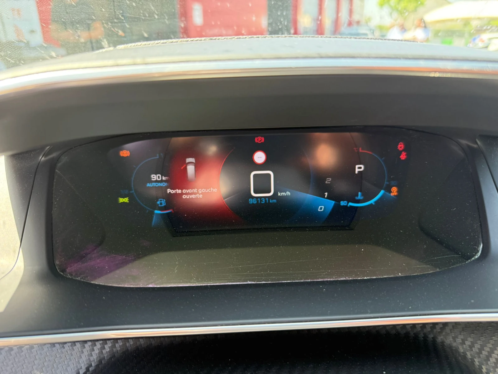 Peugeot 2008 GT PURETECH EAT8 131 - изображение 5