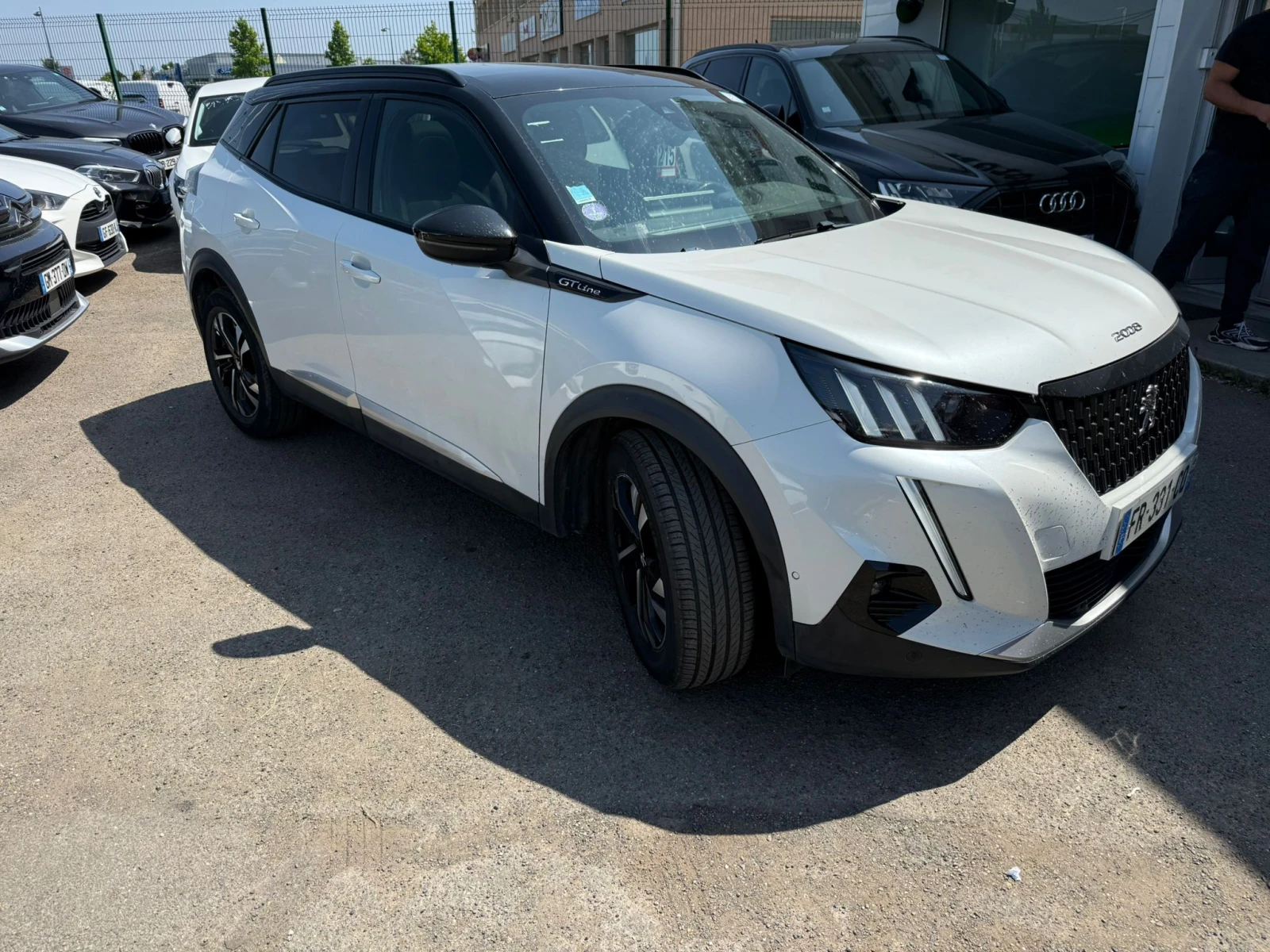 Peugeot 2008 GT PURETECH EAT8 131 - изображение 2