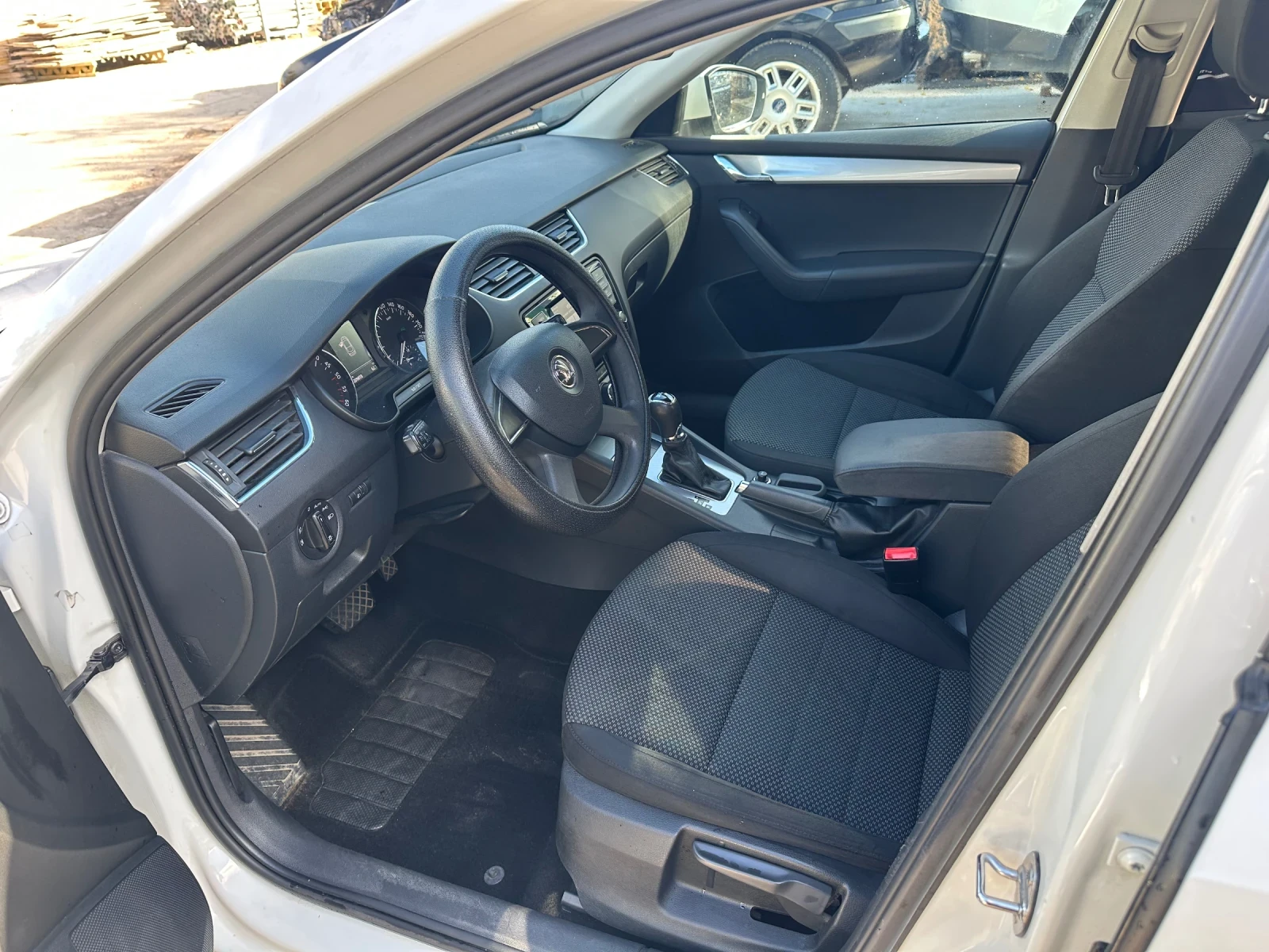 Skoda Octavia 1.6   | Mobile.bg   11