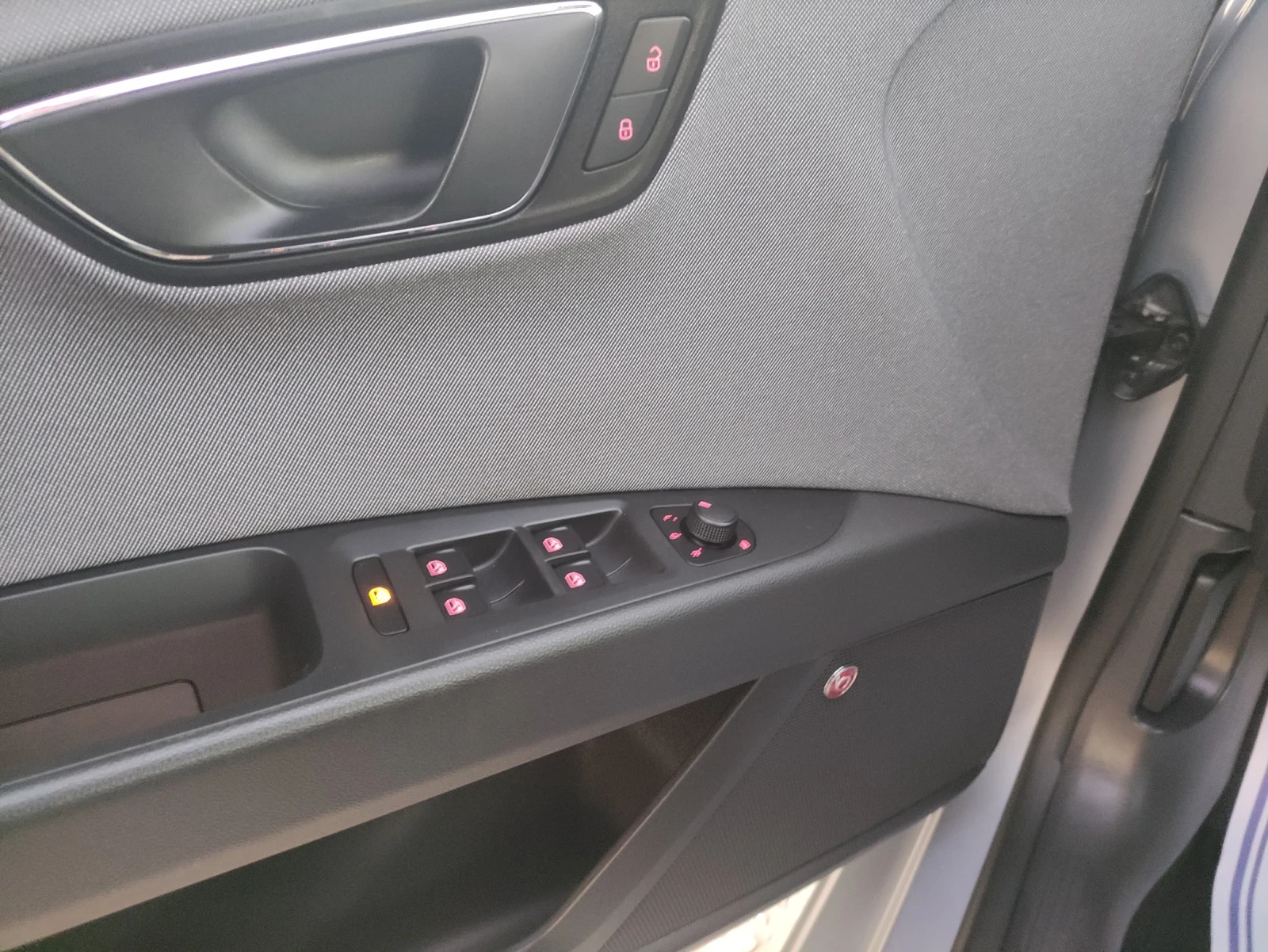 Seat Leon 1.6tdi DSG Swiss Mocean | Mobile.bg � ����������� 9