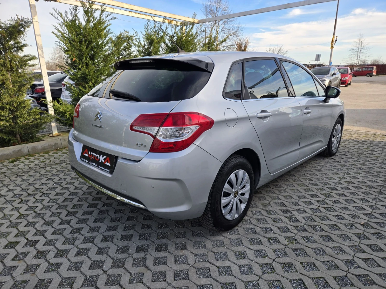Citroen C4 1.6i-120кс= АВТОПИЛОТ= ПАРКТРОНИК= СЕРВ.ИСТОРИЯ - изображение 3