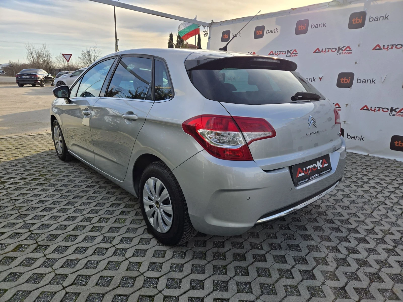 Citroen C4 1.6i-120кс= АВТОПИЛОТ= ПАРКТРОНИК= СЕРВ.ИСТОРИЯ - изображение 5