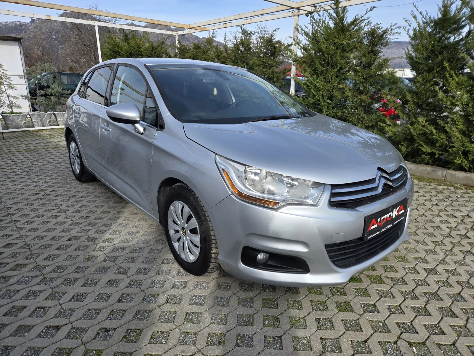 Citroen C4 1.6i-120кс= АВТОПИЛОТ= ПАРКТРОНИК= СЕРВ.ИСТОРИЯ - изображение 2
