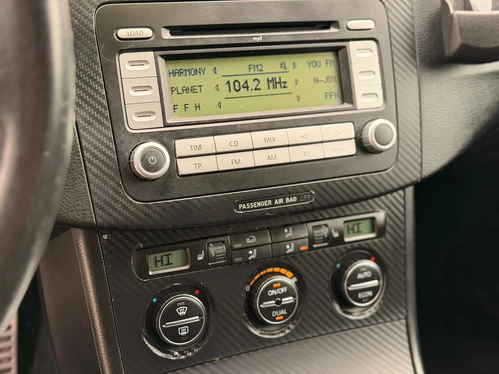 VW Passat 2.0TDI, снимка 14 - Автомобили и джипове - 54029939