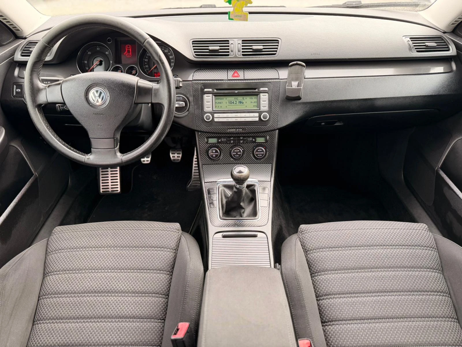 VW Passat 2.0TDI, снимка 12 - Автомобили и джипове - 54029939