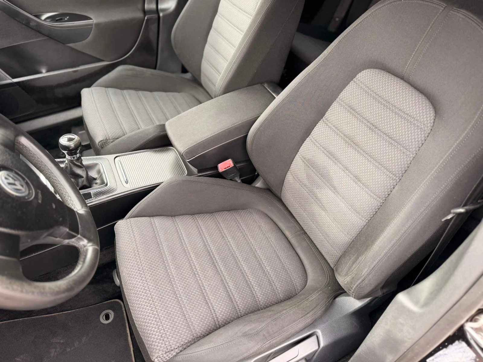 VW Passat 2.0TDI, снимка 11 - Автомобили и джипове - 54029939