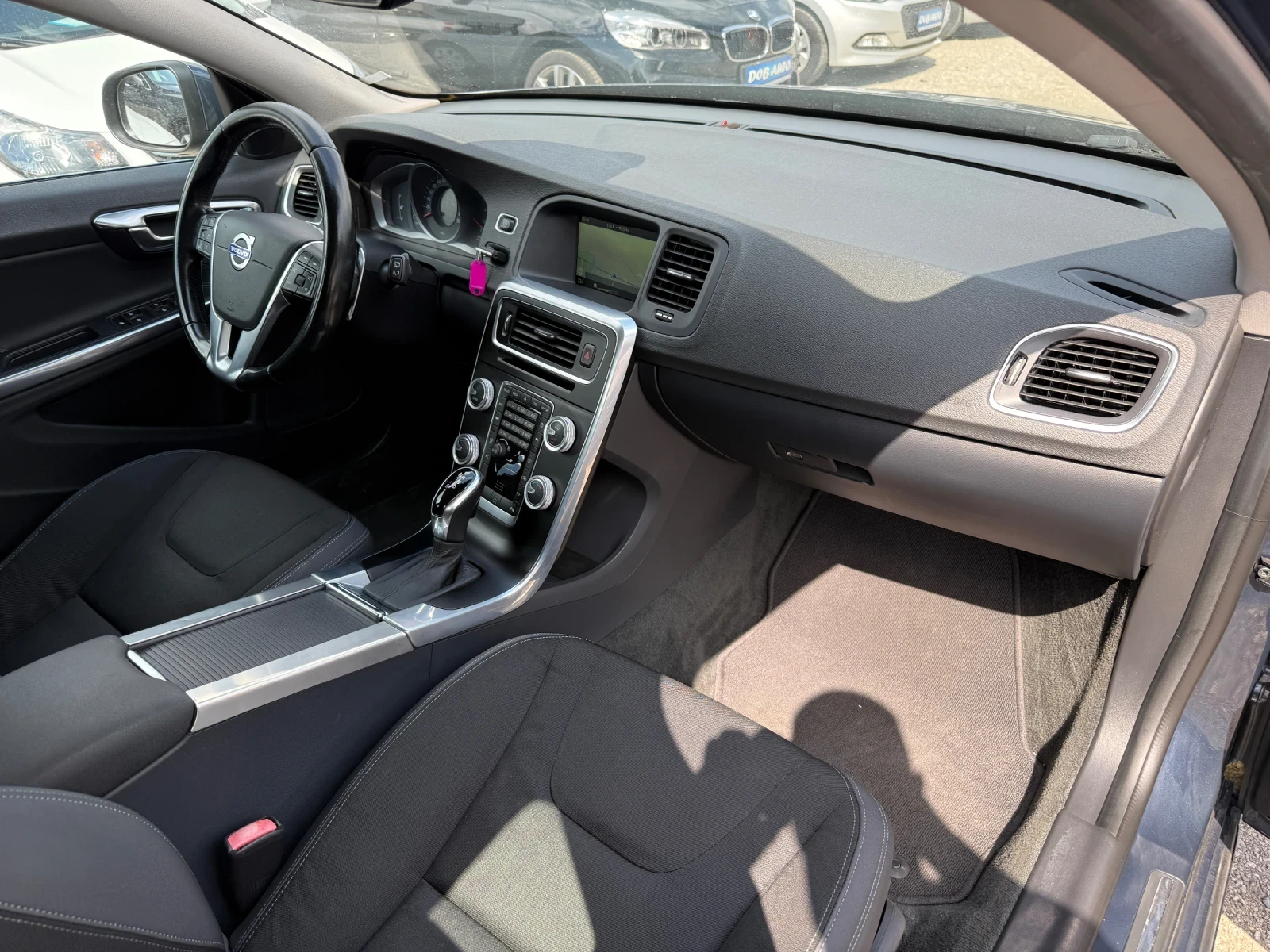 Volvo V60 2.0D-181к.с-FACELIFT-АВТОМАТ-ЛЕД-ПАРКТРОНИК, снимка 13 - Автомобили и джипове - 54791399